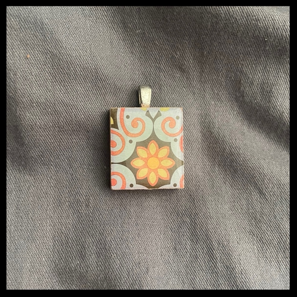 𝒮𝒶𝓁ℯ ✮ Game Tile Flower Charm Pendant for Necklace • Gift • Made in the USA